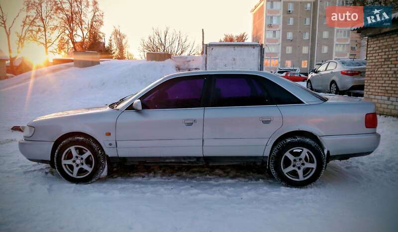 Седан Audi A6 1995 в Броварах