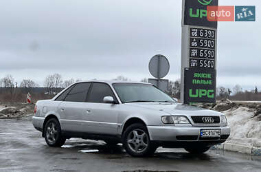 Седан Audi A6 1995 в Жовкве