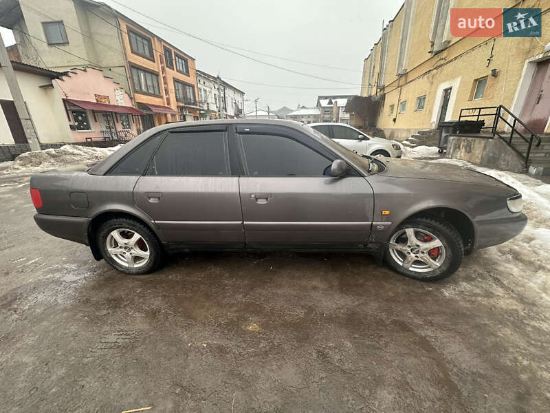 Седан Audi A6 1996 в Копычинце