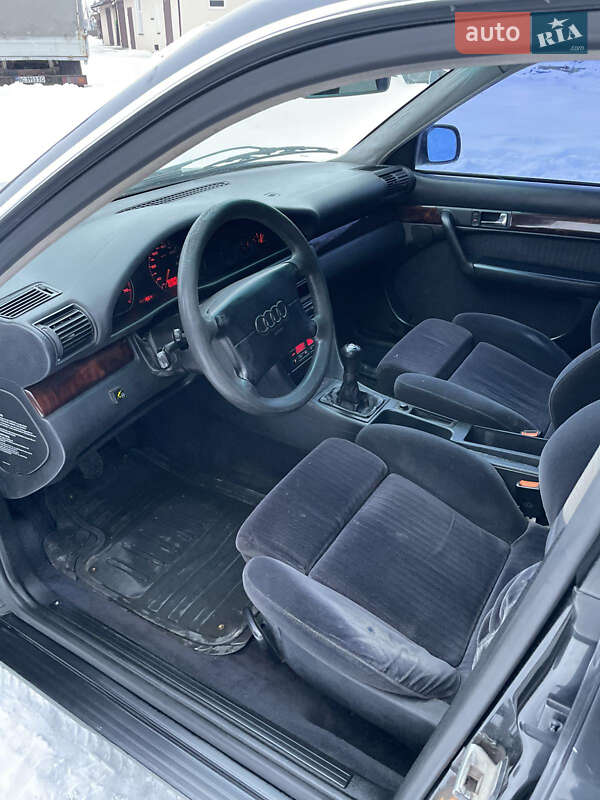 Седан Audi A6 1995 в Львові