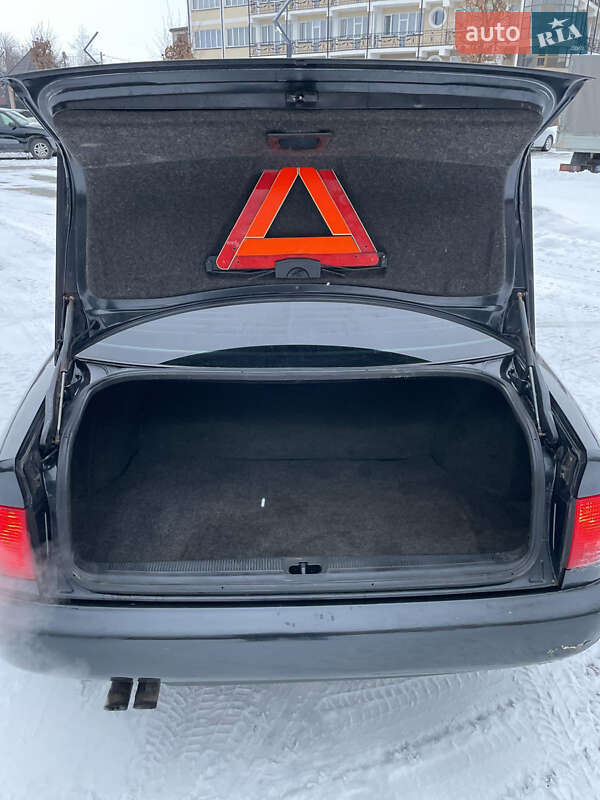 Седан Audi A6 1995 в Львові