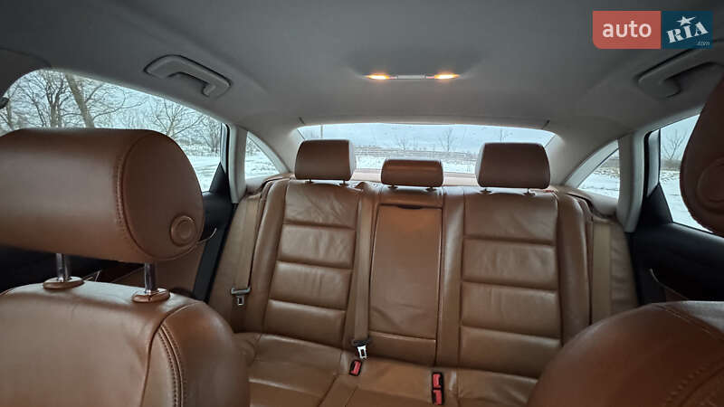 Седан Audi A6 2004 в Гощі