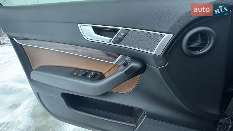Седан Audi A6 2004 в Гощі