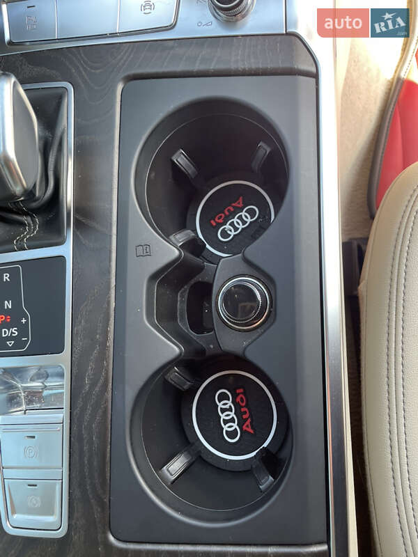 Седан Audi A6 2019 в Луцке