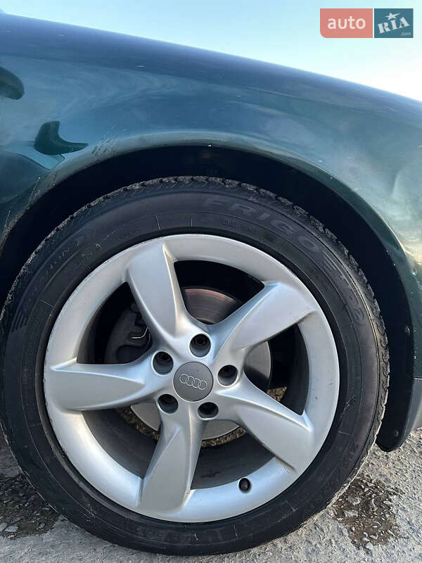 Седан Audi A6 2001 в Вараше