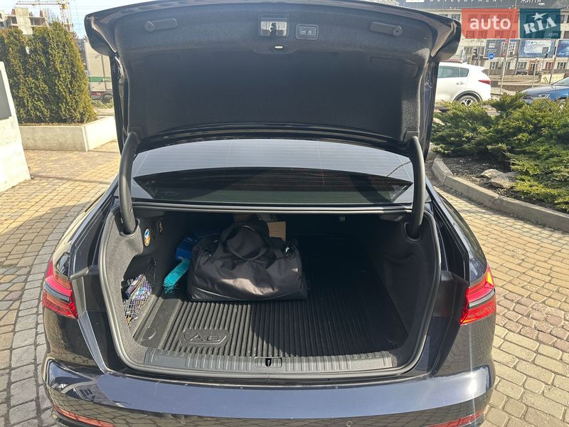 Седан Audi A6 2022 в Львове