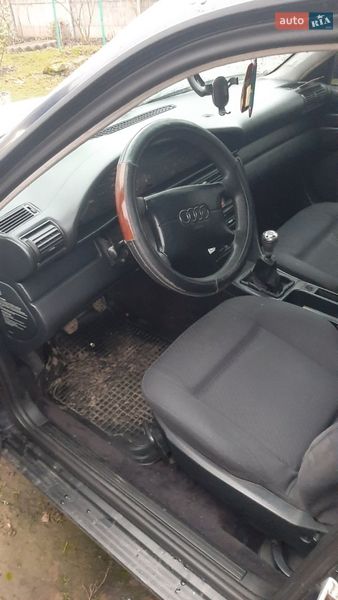 Седан Audi A6 1995 в Кременці
