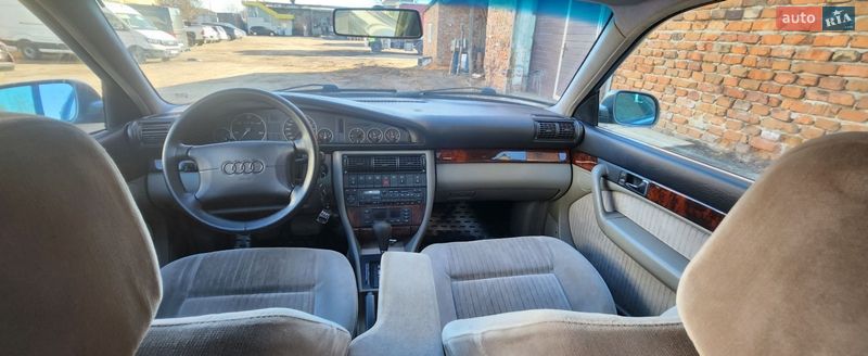 Седан Audi A6 1995 в Локачах