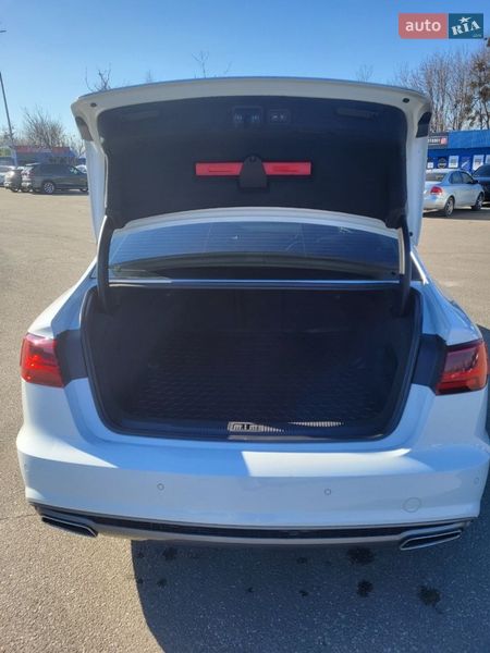 Седан Audi A6 2016 в Киеве