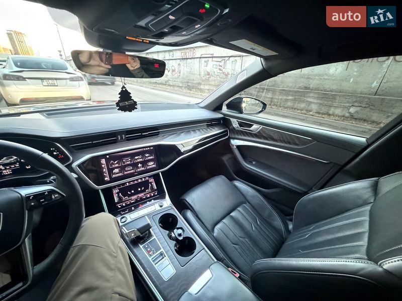 Седан Audi A6 2022 в Киеве