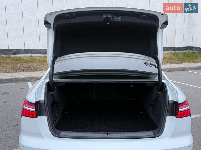 Седан Audi A6 2021 в Киеве