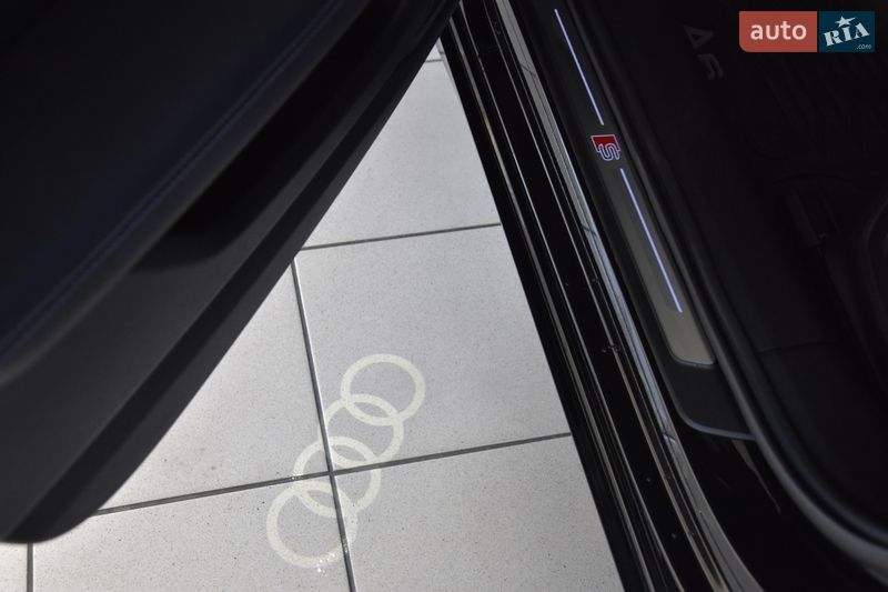 Седан Audi A6 2023 в Львове