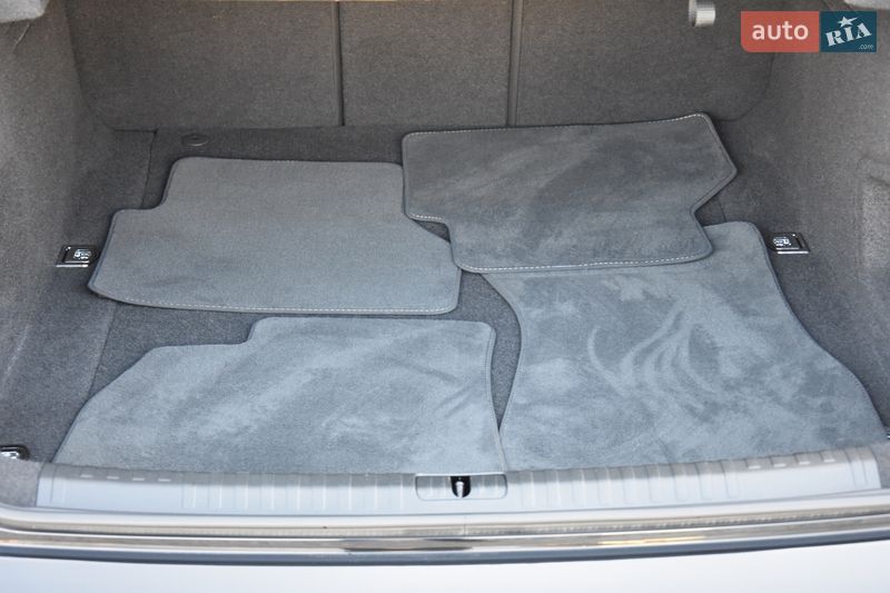 Седан Audi A6 2023 в Львове