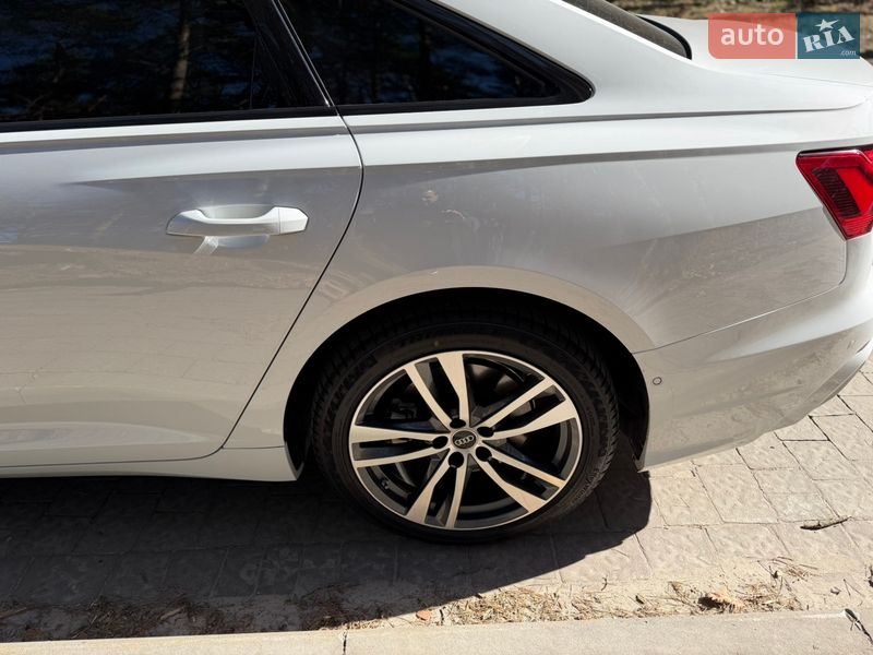 Седан Audi A6 2022 в Львове