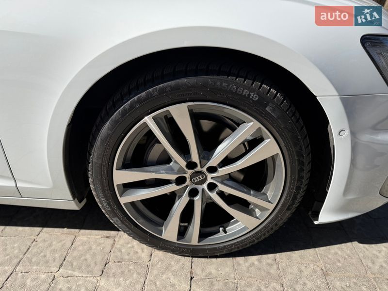 Седан Audi A6 2022 в Львове