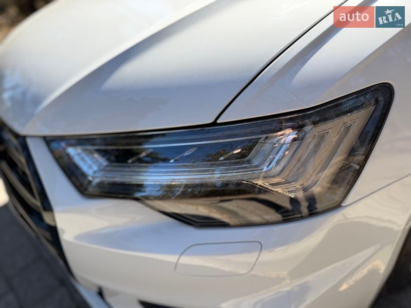 Седан Audi A6 2022 в Львове