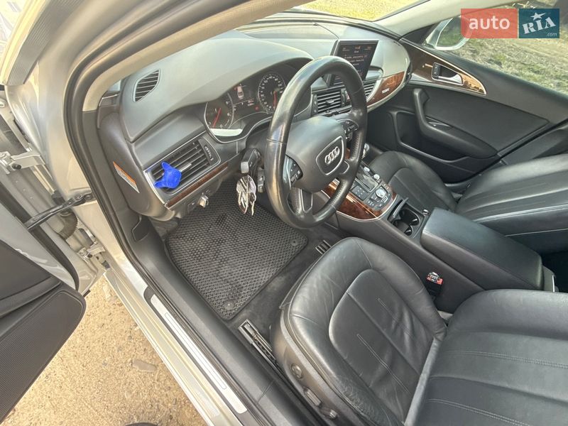 Седан Audi A6 2013 в Сторожинце