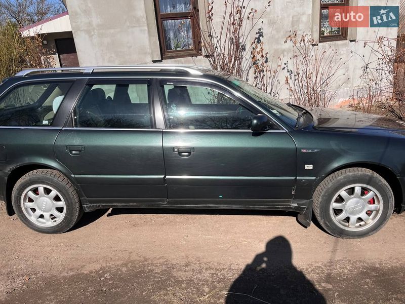 Универсал Audi A6 1996 в Остроге