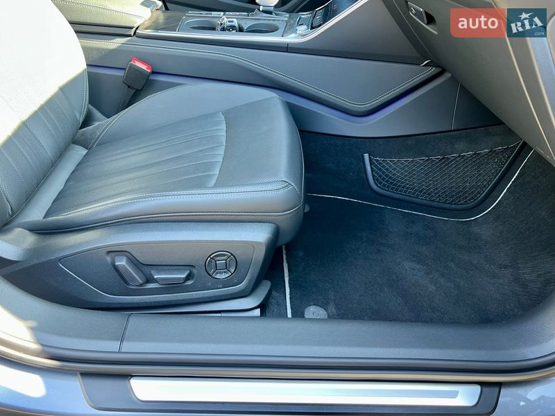 Седан Audi A6 2020 в Киеве