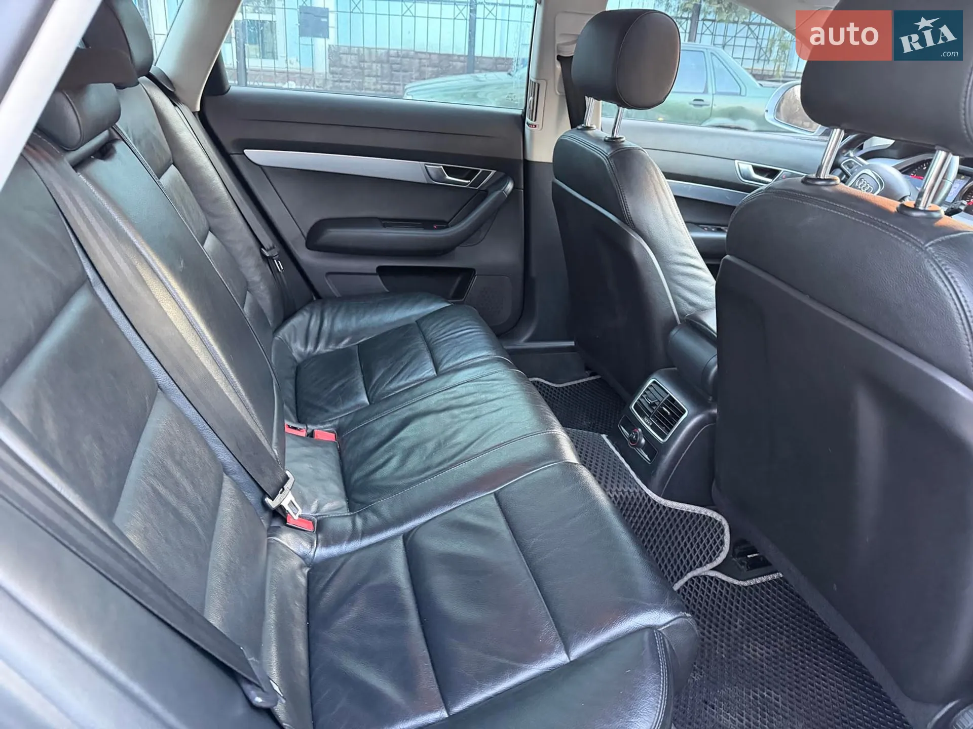 2010 Audi A6 - мініатюра 22