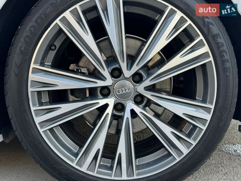 Седан Audi A6 2019 в Ровно