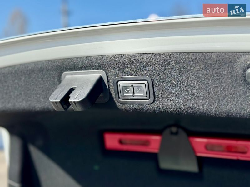 Седан Audi A6 2016 в Краснограді