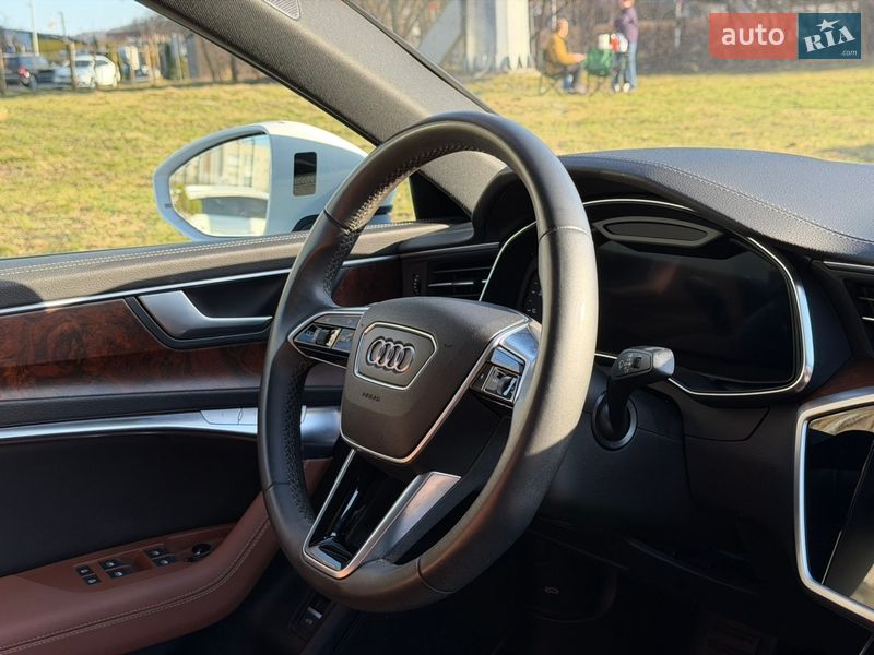 Седан Audi A6 2022 в Львове