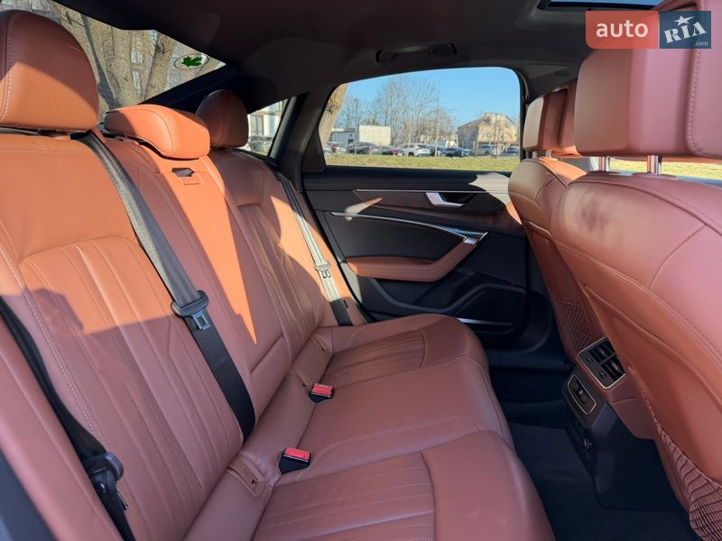 Седан Audi A6 2022 в Львове