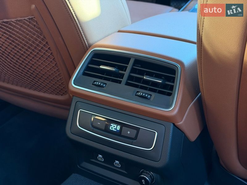 Седан Audi A6 2022 в Львове