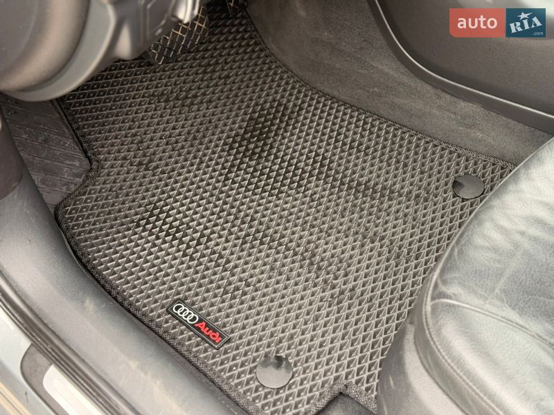 Седан Audi A6 2013 в Дубровице