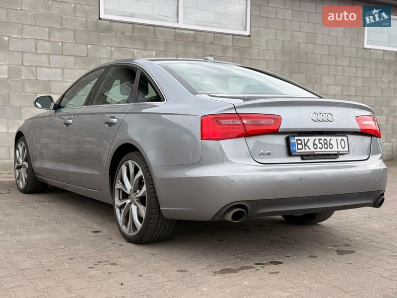 Седан Audi A6 2013 в Дубровице