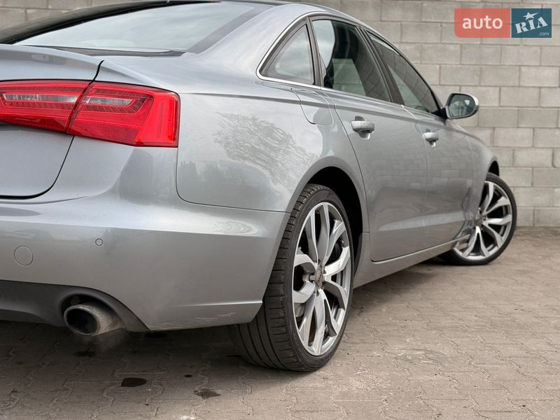 Седан Audi A6 2013 в Дубровице