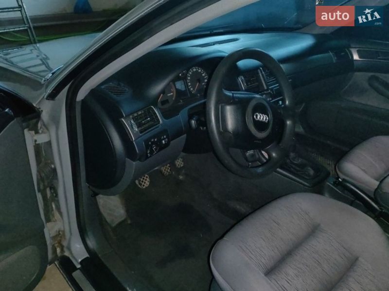 Универсал Audi A6 2001 в Шостке