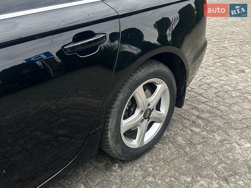 Седан Audi A6 2012 в Жовкве
