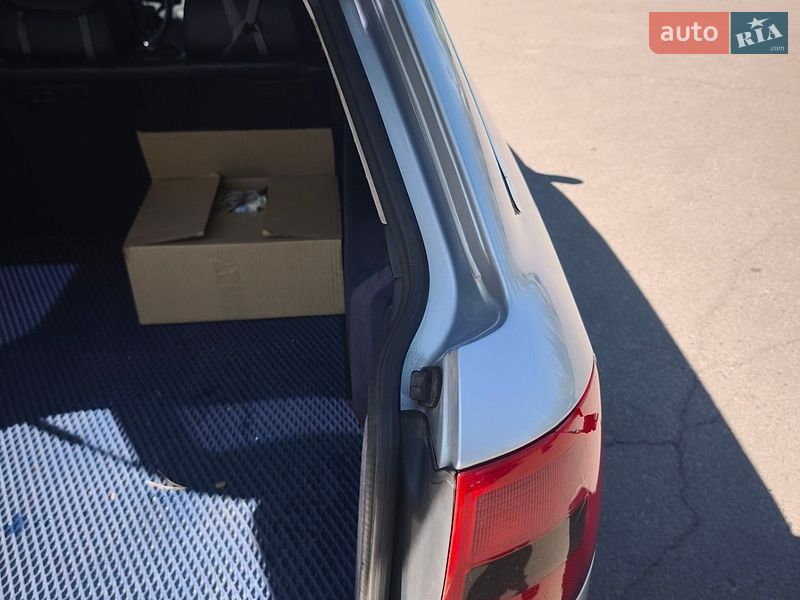 Універсал Audi A6 1999 в Вараші