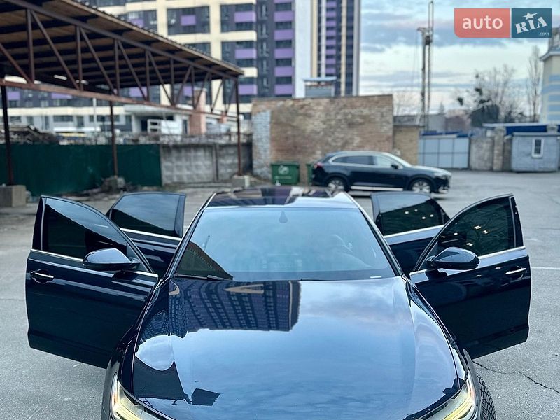 Седан Audi A6 2015 в Киеве
