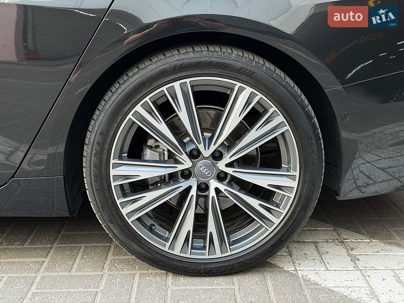 Седан Audi A6 2020 в Киеве