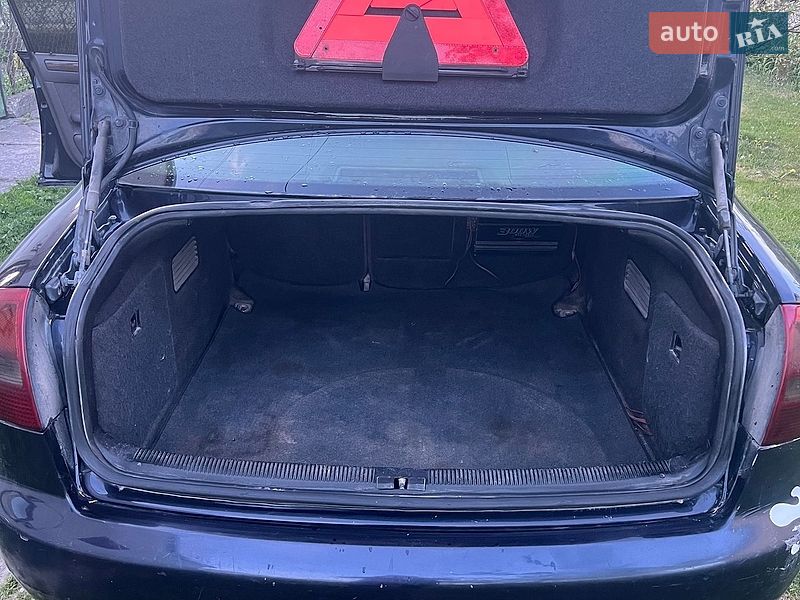 Седан Audi A6 2001 в Городке