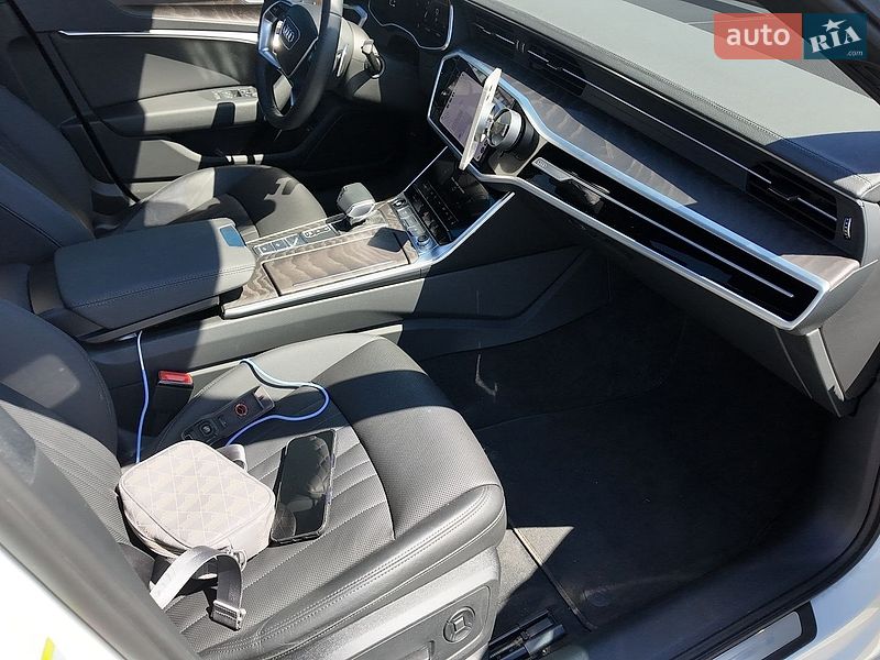Седан Audi A6 2022 в Киеве