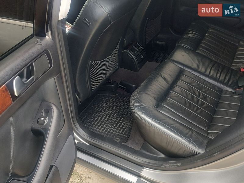 Седан Audi A6 2003 в Остроге