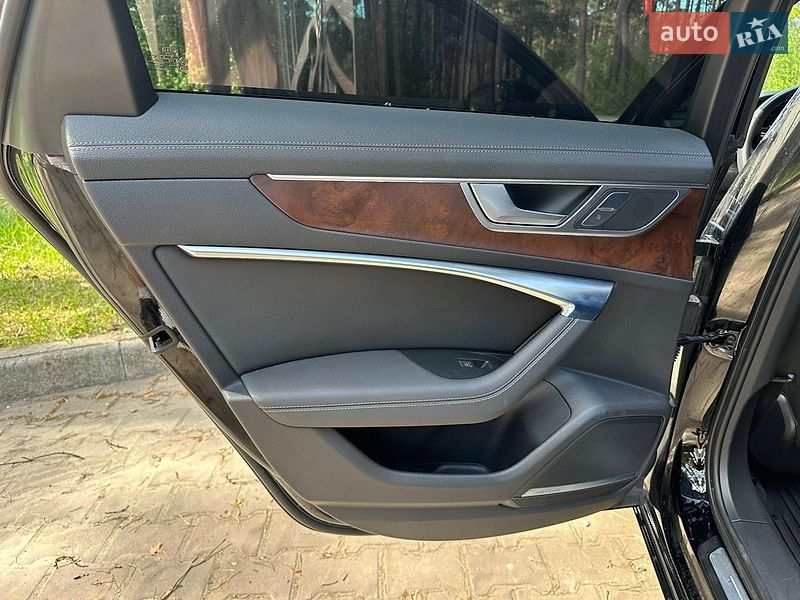 Седан Audi A6 2018 в Новояворовске