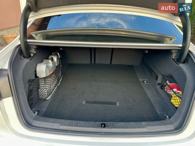 Седан Audi A6 2014 в Ровно
