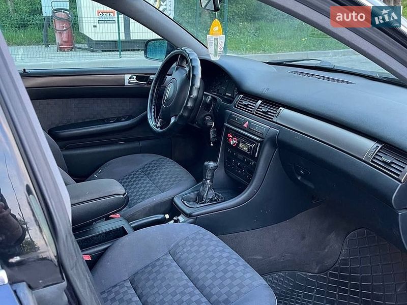 Седан Audi A6 1997 в Хотине