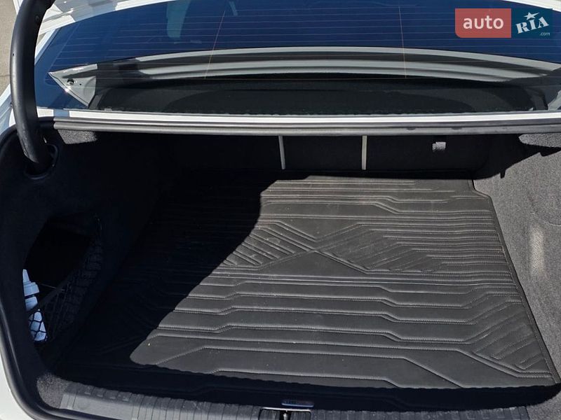 Седан Audi A6 2018 в Киеве