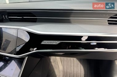 Седан Audi A6 2018 в Мукачево