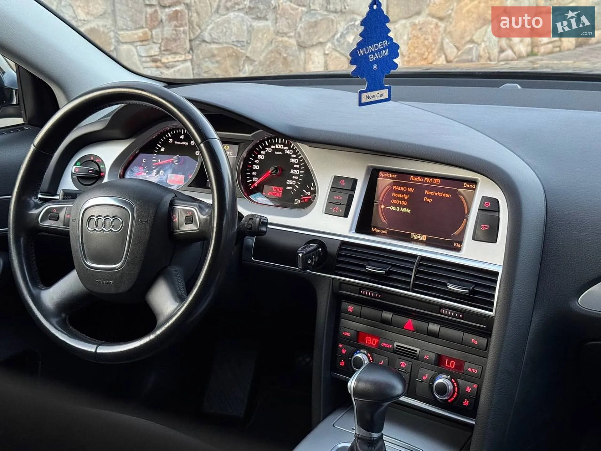 2010 Audi A6 - мініатюра 26
