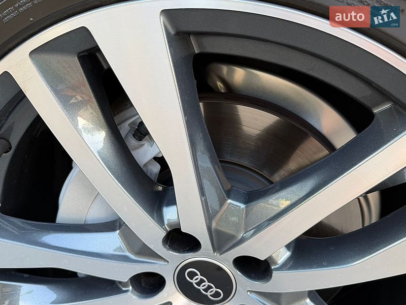 Седан Audi A6 2023 в Києві