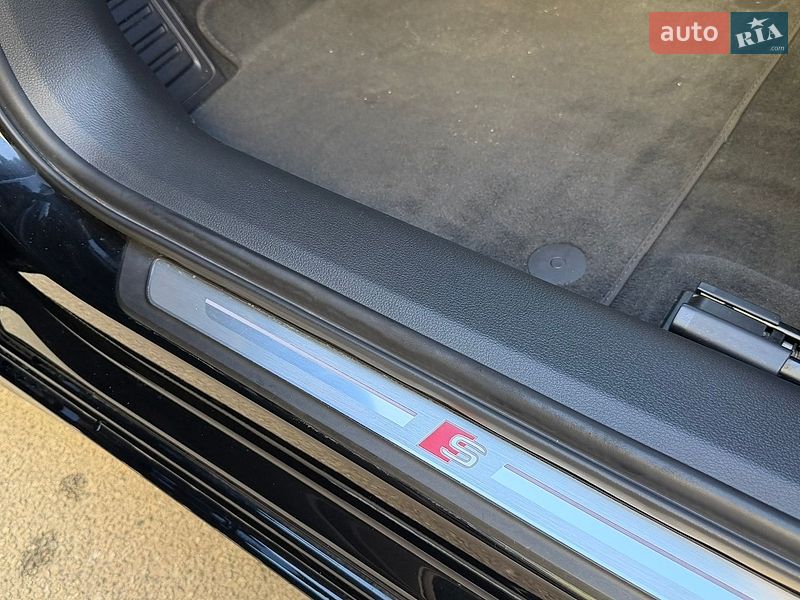 Седан Audi A6 2023 в Києві