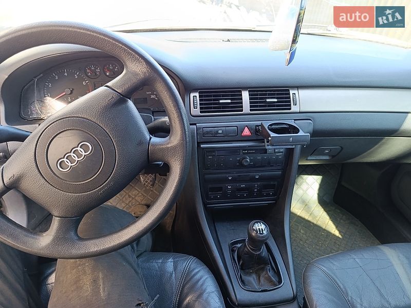Седан Audi A6 1998 в Монастырище