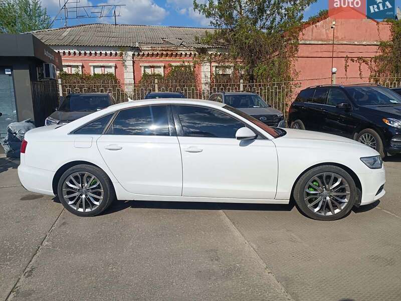 Седан Audi A6 2012 в Харькове